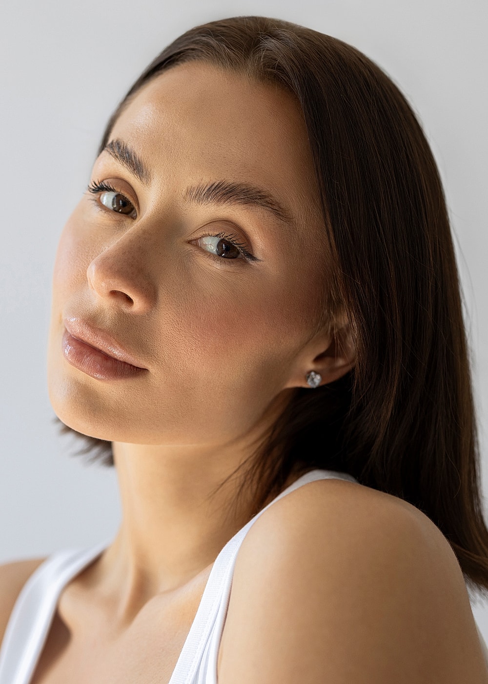 Portrait of a woman with natural beauty.